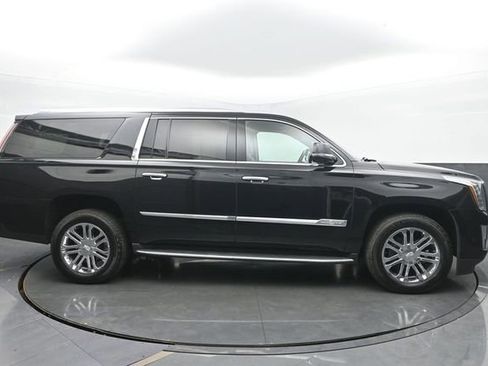 Used 2018 Cadillac Escalade ESV 4WD image 6