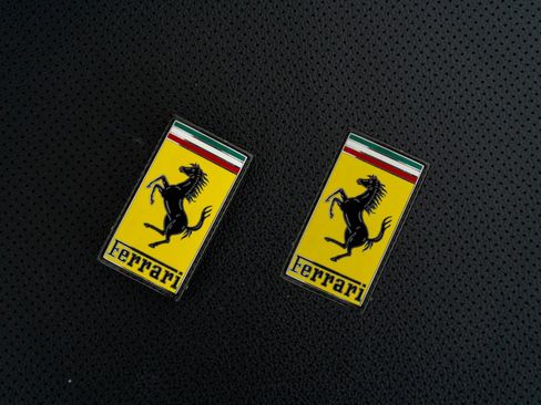 Used 2024 Ferrari SF90 Spider image 21