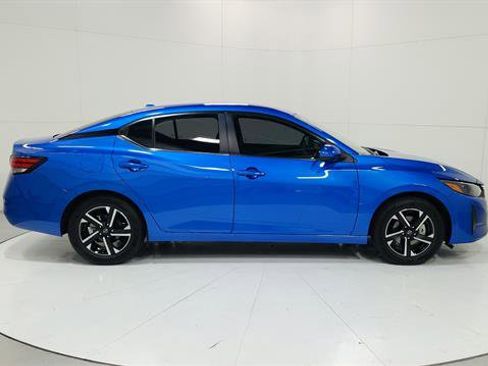 Used 2025 Nissan Sentra SV image 9
