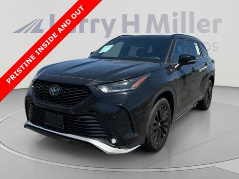 Used 2025 Toyota Highlander XSE AWD/4WD image 1