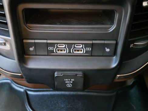 Used 2023 RAM 3500 Limited AWD/4WD image 12