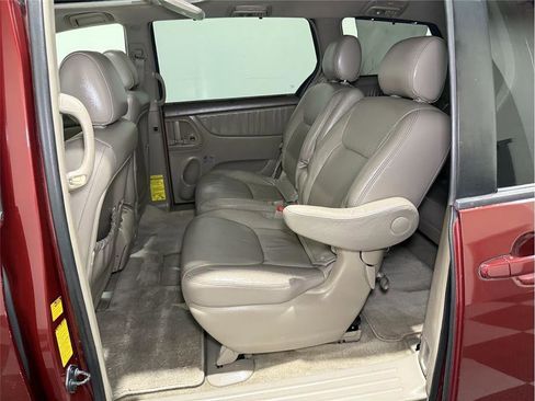 Used 2008 Toyota Sienna XLE image 15