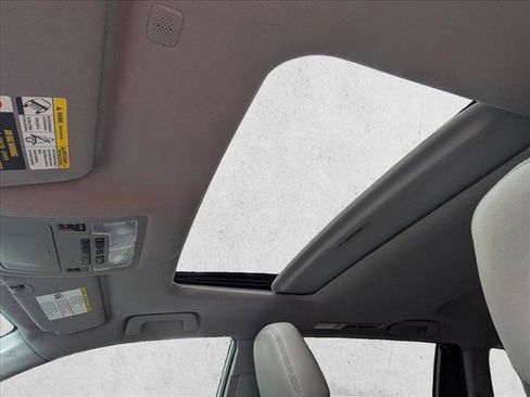 Used 2019 Toyota Highlander Limited image 21