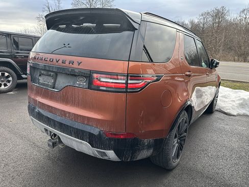 Used 2020 Land Rover Discovery HSE image 4