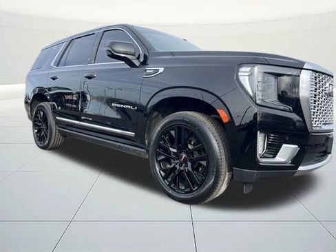 Used 2021 GMC Yukon Denali w/ Denali Premium Package image 10