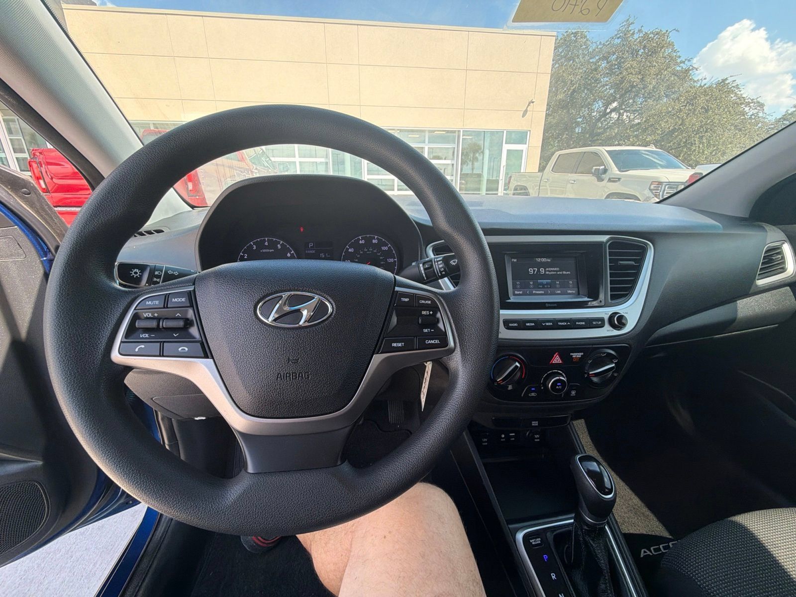 Used 2022 Hyundai Accent SE FWD image 15