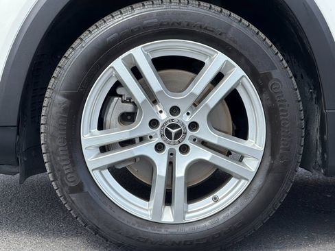 Used 2020 Mercedes-Benz GLB 250 image 24