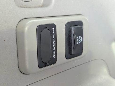 Used 2011 Toyota Highlander Limited w/ Tow Pkg image 33