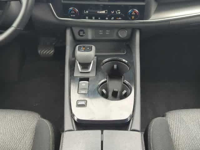 Used 2025 Nissan Rogue SV FWD image 27