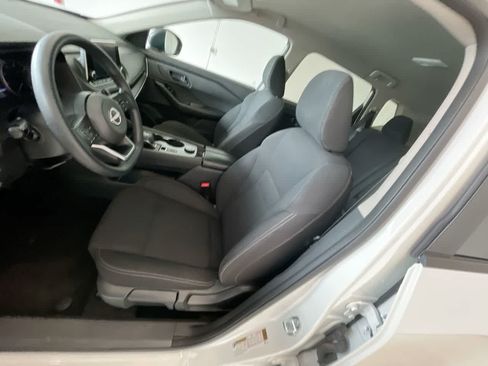 Used 2024 Nissan Rogue S AWD/4WD image 11