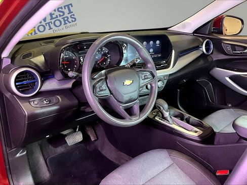 Used 2025 Chevrolet Trax LS w/ LS Convenience Package FWD image 17