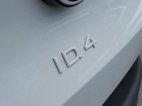 Used 2024 Volkswagen ID.4 Pro RWD image 5