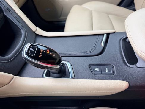 Used 2017 Cadillac XT5 Premium Luxury FWD image 41