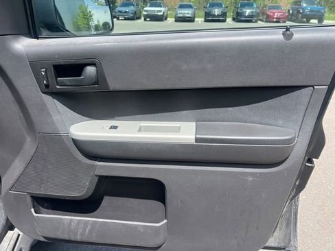 Used 2012 Ford Escape XLT FWD image 10