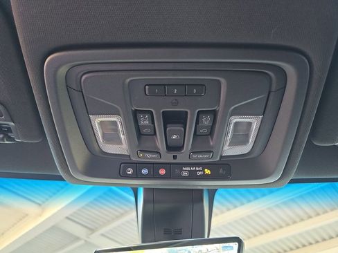 Used 2020 Chevrolet Silverado 2500 High Country image 22