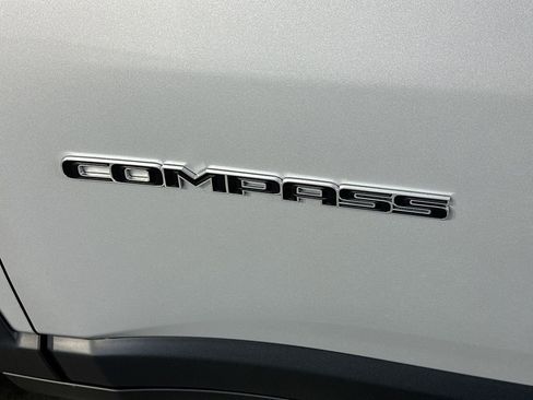 Used 2025 Jeep Compass Limited AWD/4WD image 28