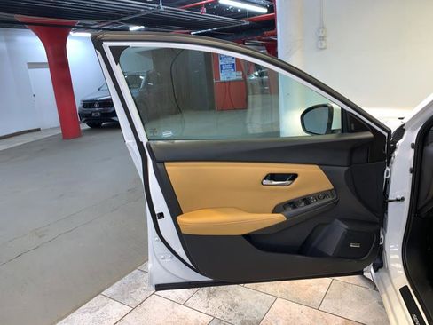 Used 2024 Nissan Sentra SV w/ SV Premium Package image 13