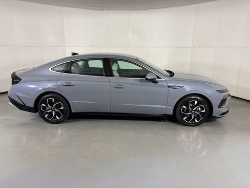 Used 2025 Hyundai Sonata SEL FWD image 9