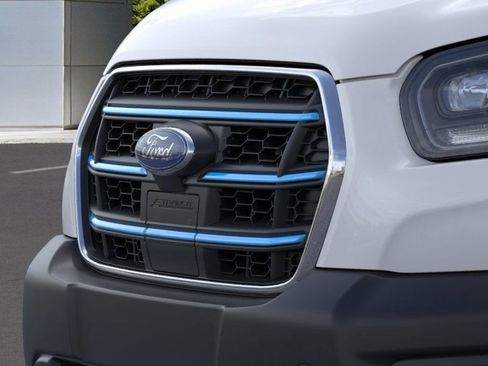 New 2025 Ford E-Transit Low Roof image 17