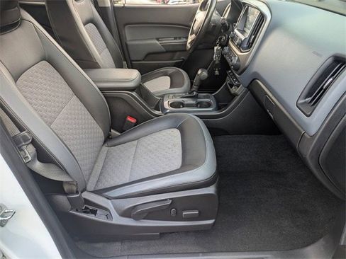 Used 2017 Chevrolet Colorado Z71 image 35