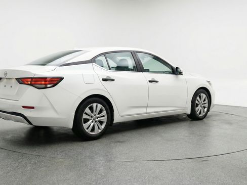 Used 2025 Nissan Sentra S FWD image 9