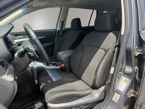 Used 2014 Subaru Outback 2.5i Premium AWD/4WD image 16