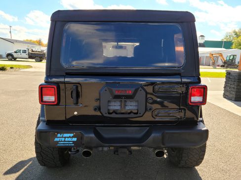 Used 2022 Jeep Wrangler Unlimited Sport image 5