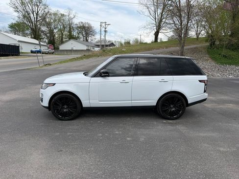 Used 2018 Land Rover Range Rover HSE AWD/4WD image 2