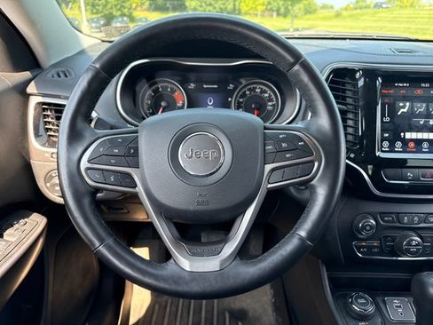 Used 2019 Jeep Cherokee Limited AWD/4WD image 16