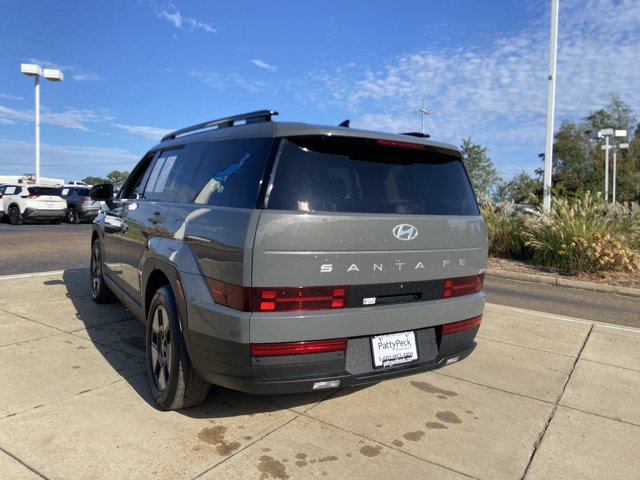 Used 2025 Hyundai Santa Fe SEL FWD image 12