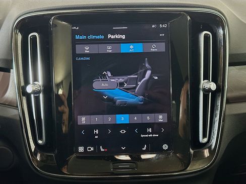 Used 2023 Volvo C40 P8 Recharge Plus image 24