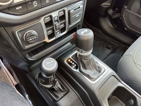 Used 2025 Jeep Wrangler Sport S image 35