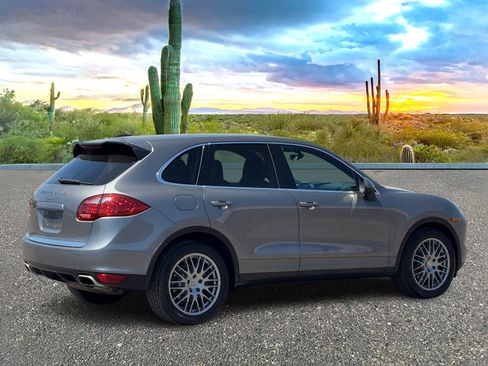 Used 2011 Porsche Cayenne AWD/4WD image 5
