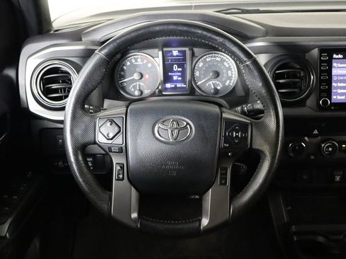 Used 2020 Toyota Tacoma TRD Sport AWD/4WD image 7
