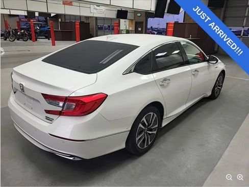 Used 2019 Honda Accord Touring image 4