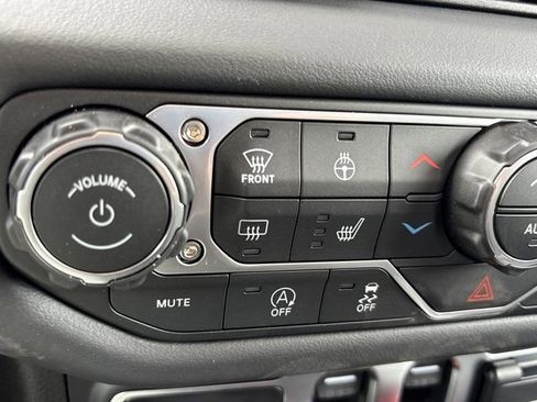 New 2026 Jeep Wrangler Rubicon w/ Xtreme 35 Tire Package image 31