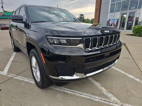Certified 2025 Jeep Grand Cherokee L Laredo w/ Luxury Tech Group I AWD/4WD image 4