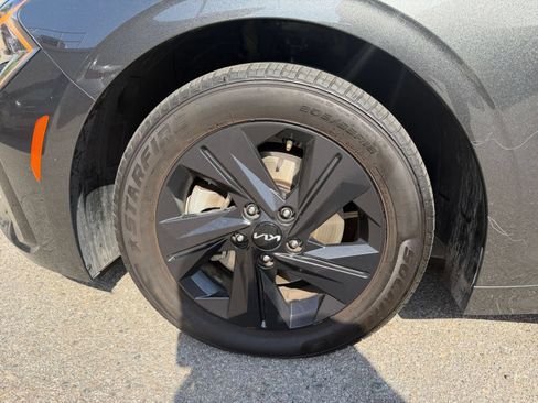 Used 2025 Kia K5 LXS FWD image 29