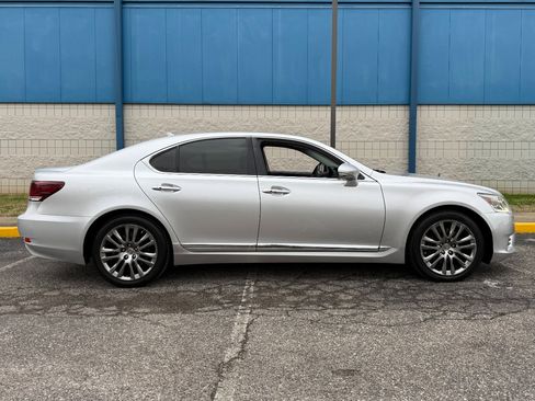 Used 2013 Lexus LS 460 4dr Sdn AWD image 4