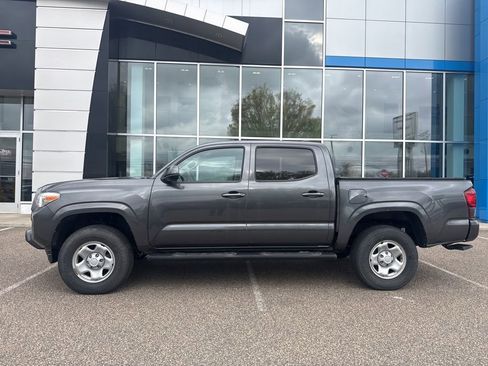 Used 2023 Toyota Tacoma SR AWD/4WD image 5