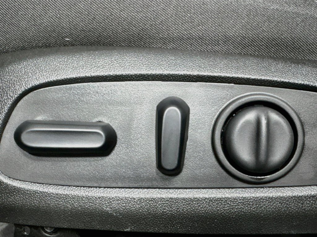 Used 2021 Chevrolet Malibu LT FWD image 19