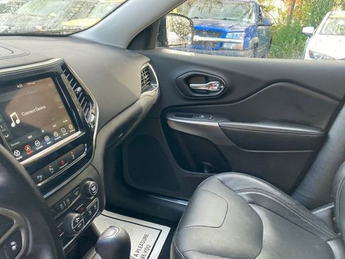 Used 2021 Jeep Cherokee Limited image 16