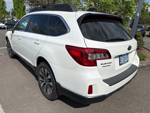 Used 2016 Subaru Outback 2.5i Limited AWD/4WD image 6