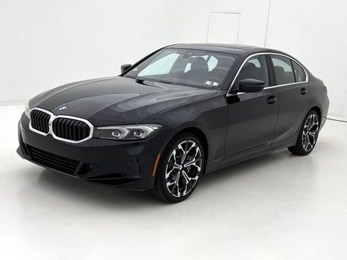 Certified 2026 BMW 330i xDrive Sedan w/ Premium Package AWD/4WD image 4