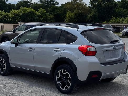 Used 2017 Subaru Crosstrek 2.0i Premium w/ Moonroof Package AWD/4WD image 10