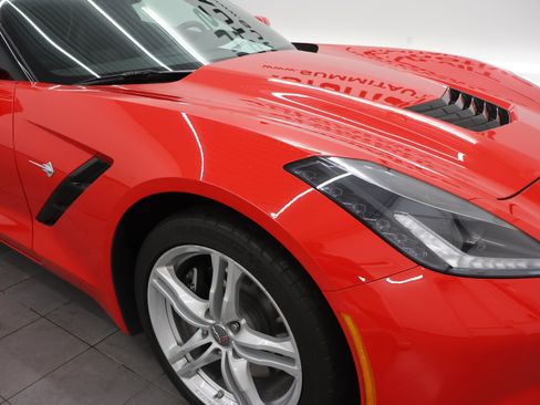 Used 2017 Chevrolet Corvette Stingray Coupe w/ 1LT RWD image 21