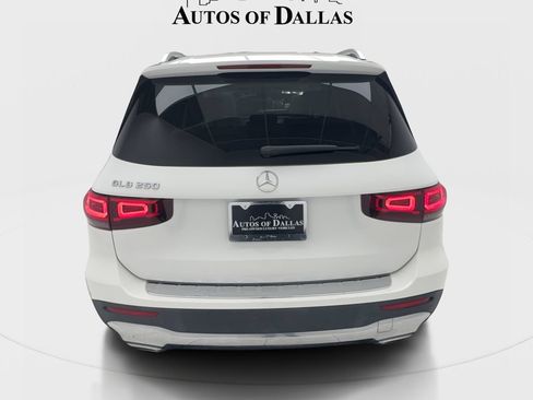Used 2022 Mercedes-Benz GLB 250 w/ Premium Package Lite image 9