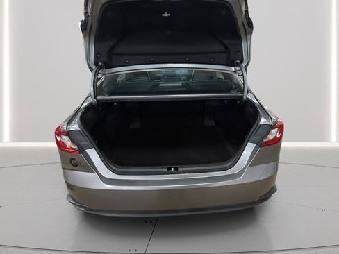 Used 2025 Toyota Camry SE FWD image 16
