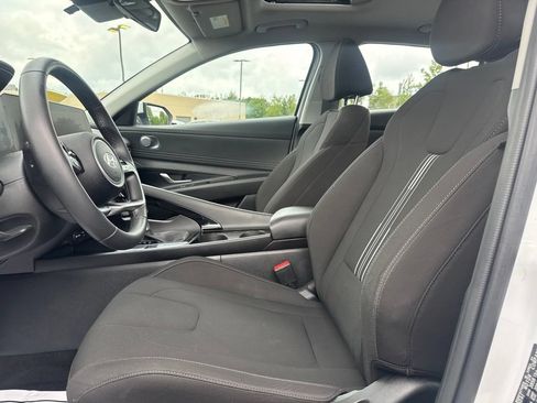 Certified 2024 Hyundai Elantra SEL w/ Convenience Package FWD image 22