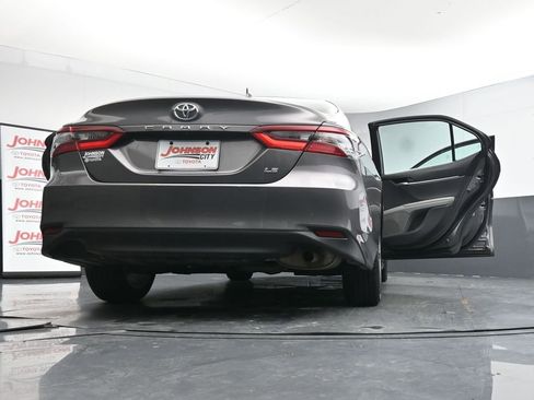 Used 2024 Toyota Camry LE image 43